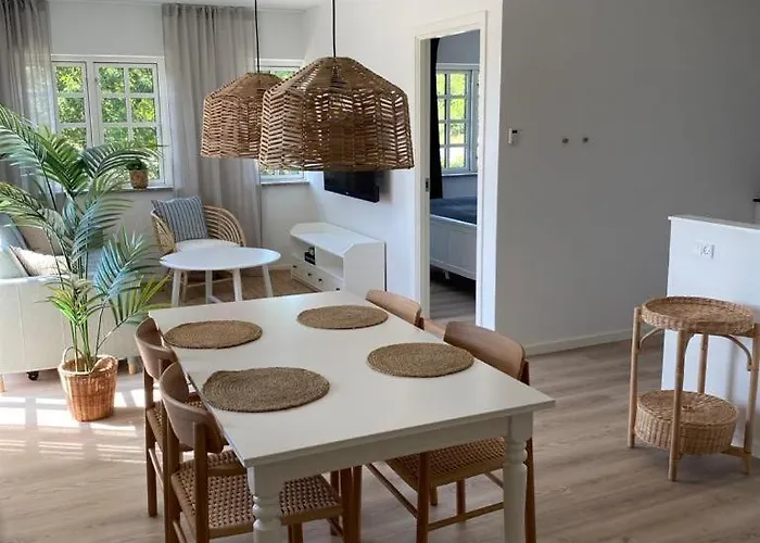 Svalereden アパート フレデリクスハウン